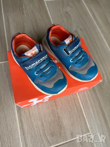 Бебешки обувки Biomecanics 25 номер, снимка 3 - Бебешки обувки - 49643940