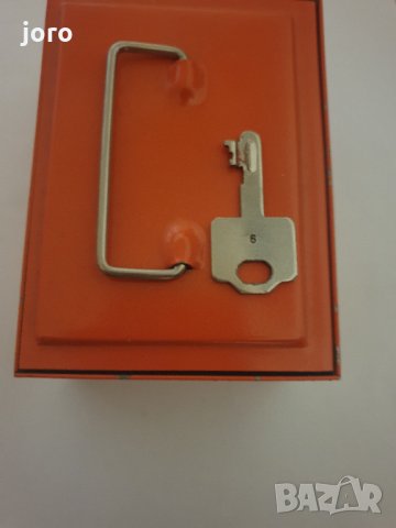 метална кутия с ключ, снимка 2 - Колекции - 31076708