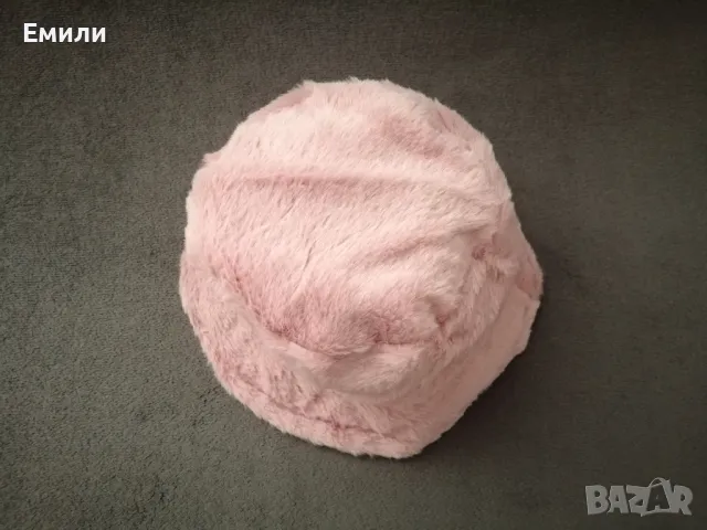 Дамска пухкава шапка в розов цвят , снимка 4 - Шапки - 48146416