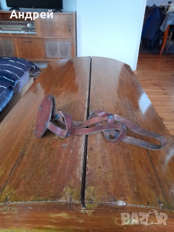 Стар кожен калъф за бутилка