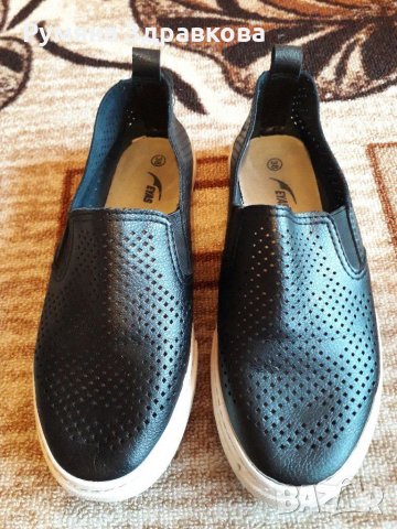 Черни кожени обувки с дупки 38 номер, снимка 1 - Дамски ежедневни обувки - 30933494