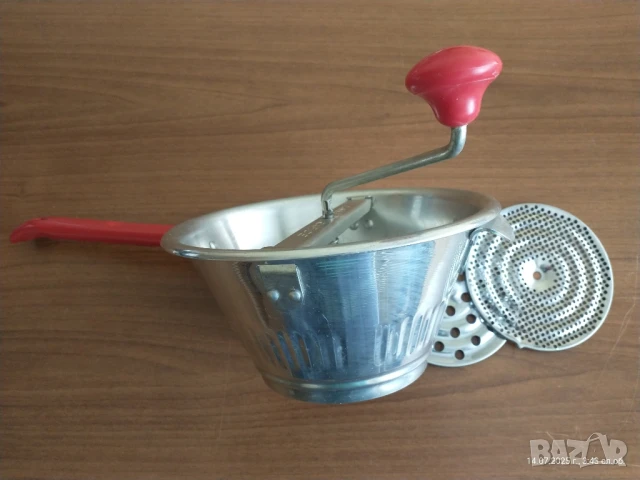 Френска преса за зеленчуци „PASSE RAPIDE“ – неръждаема стомана, отлично състояние, снимка 3 - Сокоизстисквачки и цитрус преси - 51017649