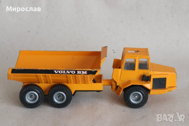 1:55?? SIKU VOLVO САМОСВАЛ КАМИОН КОЛИЧКА МОДЕЛ, снимка 4 - Колекции - 49431395