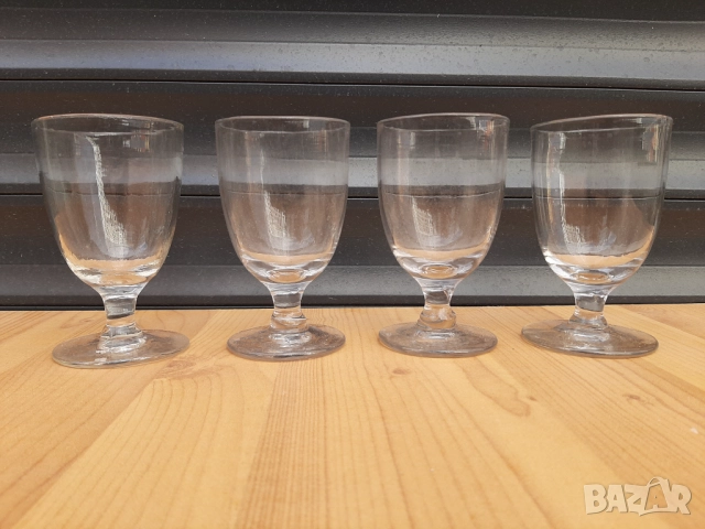 Чаши за вино