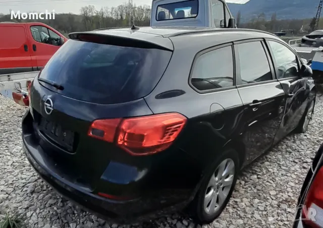 Опел Астра J, снимка 2 - Автомобили и джипове - 49775924