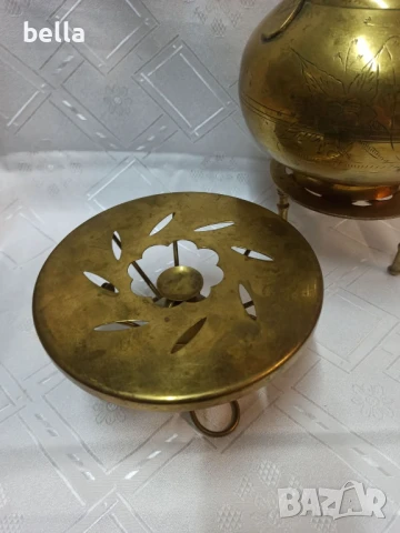 Бронзов голям чайник ,ръчна изработка -калайдисан отвътре ръчно гравиран, поставкан и спиртник, снимка 5 - Антикварни и старинни предмети - 50747831