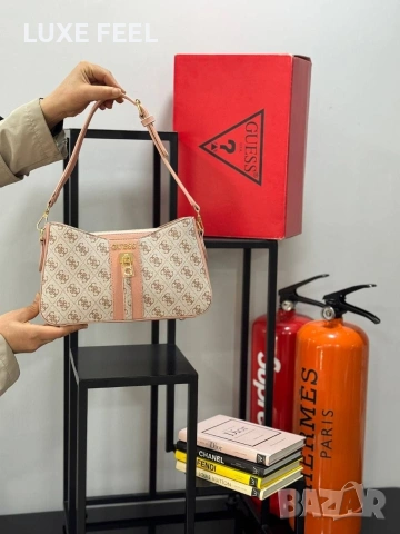 Guess ⚜️Дамски Чанти , снимка 13 - Чанти - 54335960