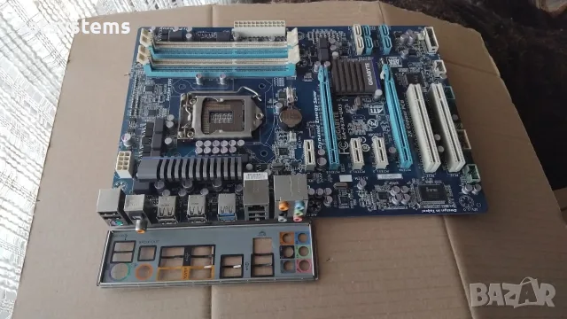 Дънна платка Gigabyte GA-P67A-UD3 Socket LGA1155, снимка 2 - Дънни платки - 56169096