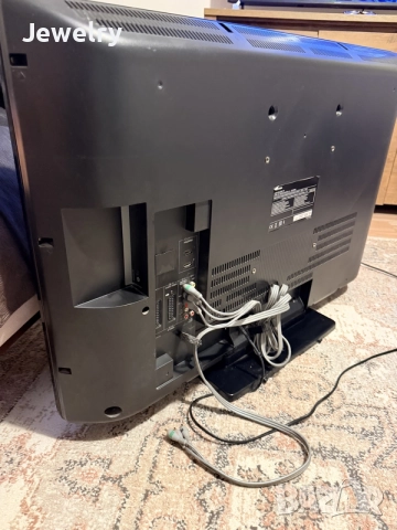  Телевизор Toshiba Regza 37AV500P (37 инча, LCD), снимка 4 - Телевизори - 56324995