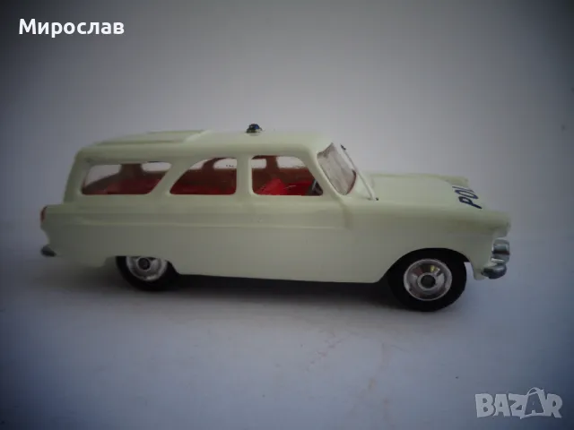 1/43 ? CORGI TOYS FORD ZEPHYR ПОЛИЦИЯ КОЛИЧКА ИГРАЧКА МОДЕЛ, снимка 3 - Колекции - 47650936