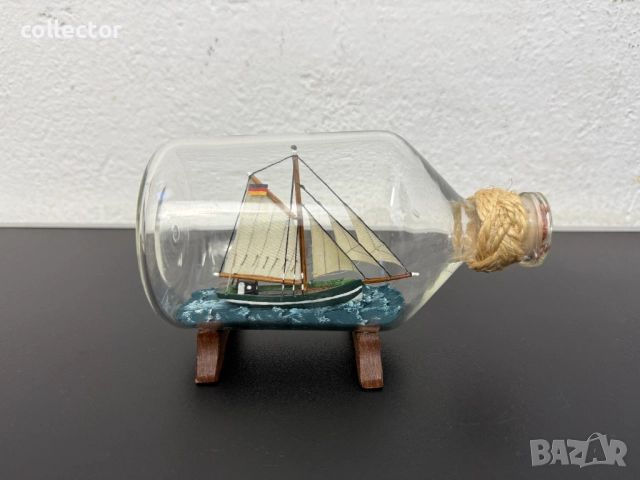 Ръчно изработена платноходка / кораб / лодка в бутилка. №7733