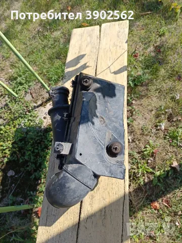 Продавам кутия въздушен филтър за Мерцедес W210