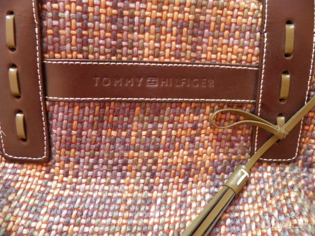 Tommy Hilfiger оригинална дамска чанта, снимка 4 - Чанти - 53246848