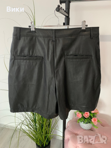 Кожен панталон в размер 48, подходящ е за XL, снимка 3 - Панталони - 44514642