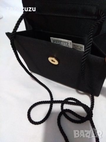 Малка черна чантичка със златна дръжка, снимка 6 - Чанти - 32142401