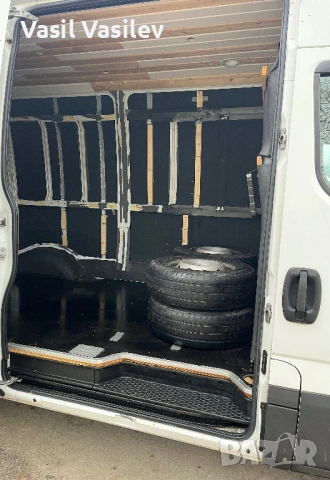 Iveco 35S15V Daily, снимка 13 - Бусове и автобуси - 53222264