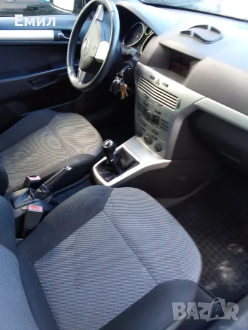 Опел Астра Н 2009 година , снимка 8 - Автомобили и джипове - 55960040