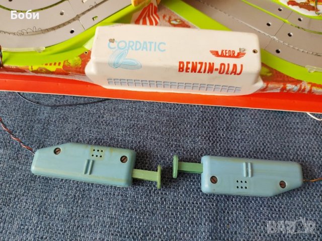 Стара Унгарска Играчка Състезателна Писта, снимка 3 - Колекции - 38147130