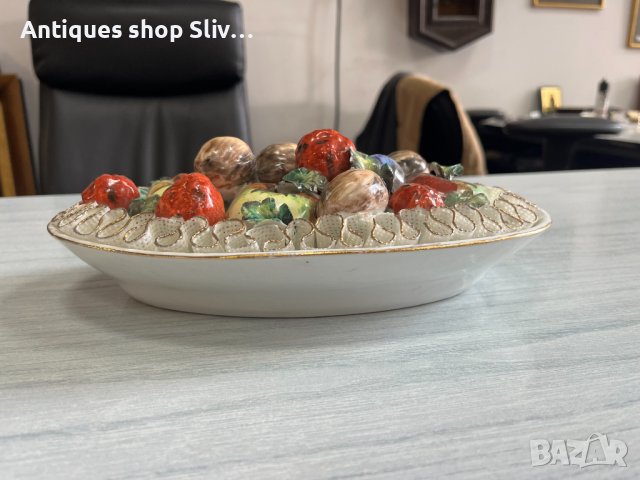 Декоративна порцеланова чиния с плодове. №4630, снимка 3 - Антикварни и старинни предмети - 42520785