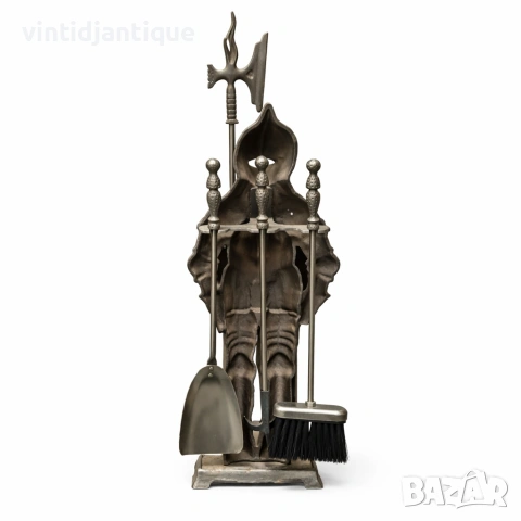 Декоративен рицар в броня, който служи за стойка за аксесоари за камина, снимка 2 - Антикварни и старинни предмети - 53905670