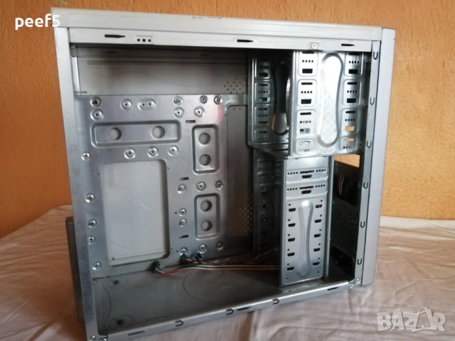 Kомпютърни кутии, снимка 4 - Захранвания и кутии - 54044157