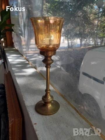 Голям тежък масивен бокал от бронз и цветно стъкло