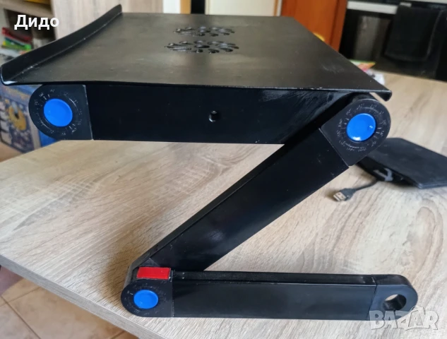 Маса/стойка за лаптоп с вградени вентилатори, снимка 3 - Лаптоп аксесоари - 50616828