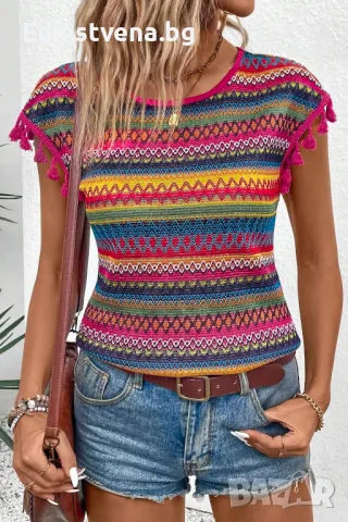 Дамска блуза с етно жакардов десен и къси ръкави с пискюли