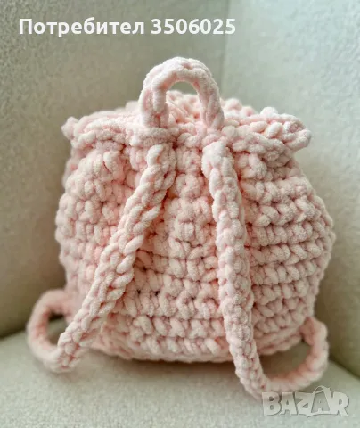 Продавам ръчно плетена детска раница с мече, снимка 2 - Раници - 49847145