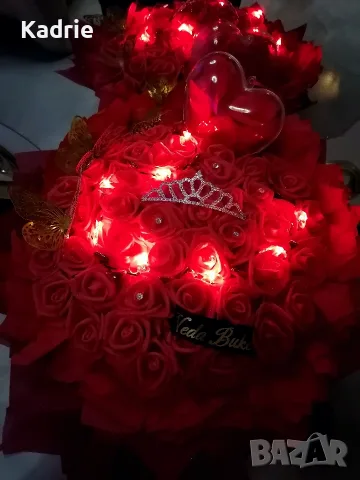 светещ вечен букет от 51🌹👑, снимка 2 - Романтични подаръци - 56067819