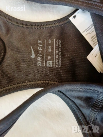 Черно бюстие Nike XS, снимка 2 - Корсети, бюстиета, топове - 53336829