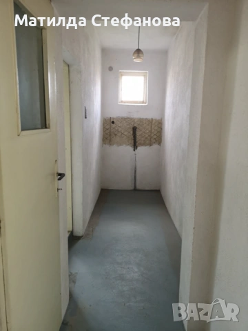 Къща близнак в с. Страшимирово – 200 кв.м обща площ с гараж, склад и висок тавански етаж!, снимка 14 - Къщи - 53094127