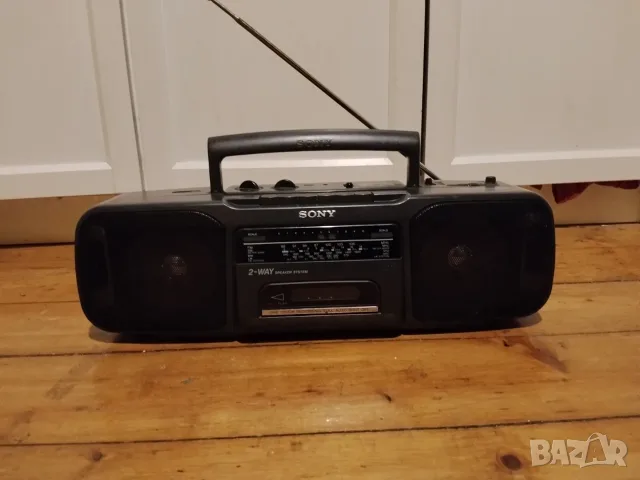 Радиокасетофон SONY CFS-200L, снимка 2 - Радиокасетофони, транзистори - 56451035
