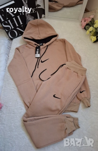 Nike Бежов Ватиран Екип 