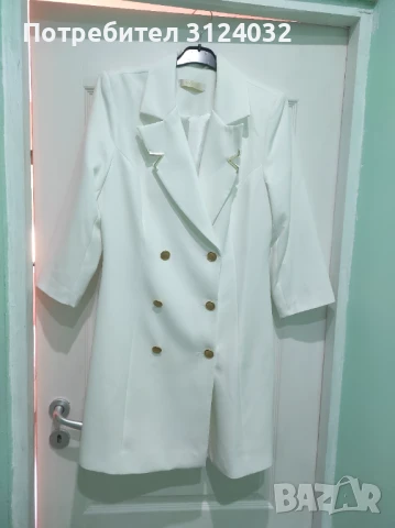 Продавам рокля тип сако