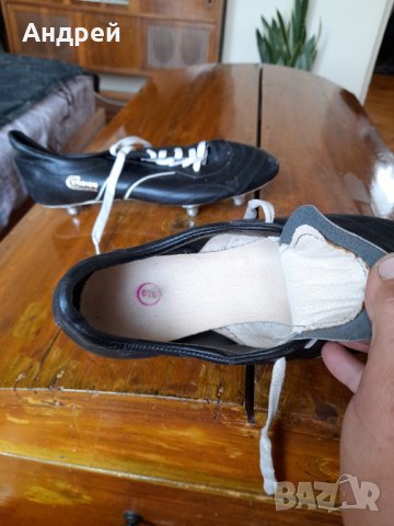 Стари футболни обувки,бутонки Стадион Габрово, снимка 4 - Други ценни предмети - 37871703