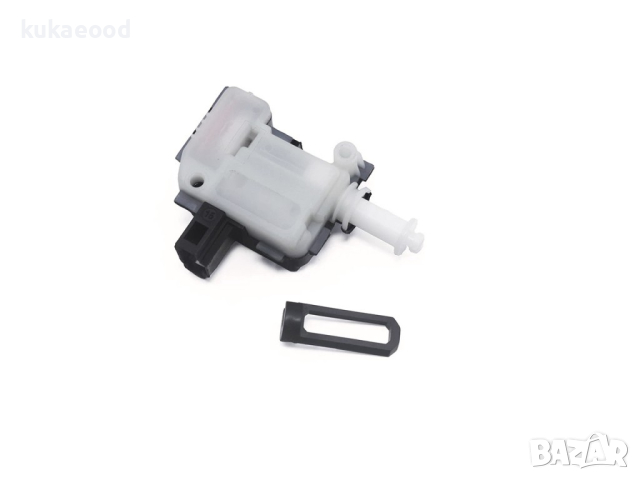 Моторче за заключване на багажник за VW Touareg 7L Facelift (2007-2010), снимка 3 - Части - 44671924