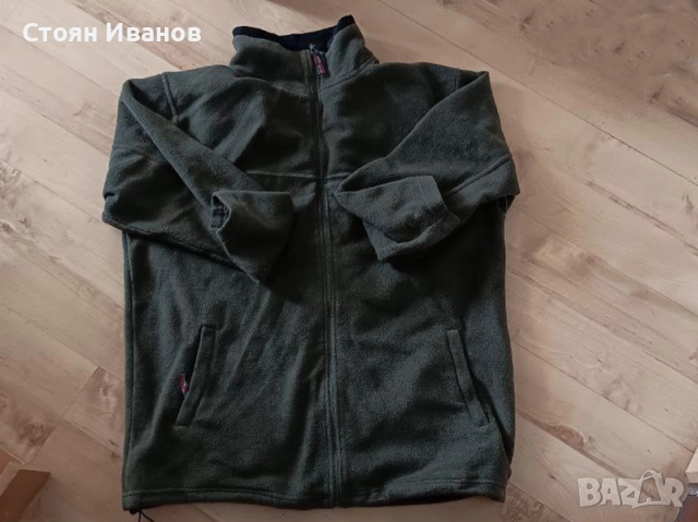 Нов оригинален мъжки полар, размер XL в земно зелен цвят, снимка 3 - Якета - 51892628