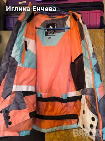 Дамско яке за ски , снимка 3 - Зимни спортове - 52423432