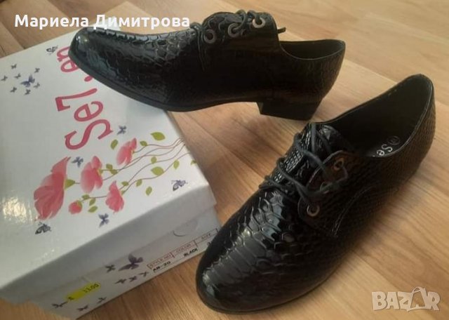 Черни лачени нови обувки 