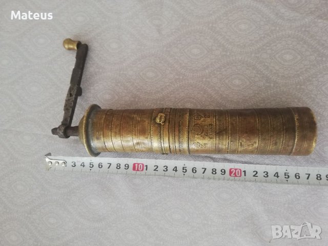 Стара турска ръчна мелница за кафе, снимка 8 - Антикварни и старинни предмети - 37126517