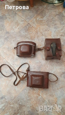 Три броя фотоапарата Kodak, Agfa, Brownie Flash