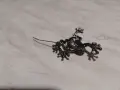 Брошка фризьорска гребен и ножица нова и жаба с камъчета, снимка 6