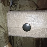 Малка кокетна нова дамска чанта в светлобежово, снимка 1 - Чанти - 42858700