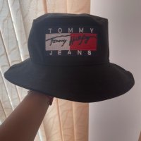 Оригинална шапка Tommy Hilfiger, снимка 2 - Шапки - 37688660