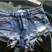 Къси дънкови панталонки, снимка 1 - Къси панталони и бермуди - 29591883
