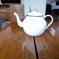 Стар емайлиран чайник #25, снимка 1 - Антикварни и старинни предмети - 36792401