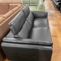 Тъмно сив кожен диван тройка с електрически релакс механизъм "Sandro", снимка 10 - Дивани и мека мебел - 39972818