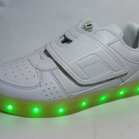 Детски светещи кецове LB-687, LED светлини, USB зарядно, снимка 2 - Детски маратонки - 44759289