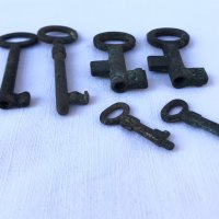 Лот стари бронзови ключове №0891, снимка 3 - Антикварни и старинни предмети - 34302552